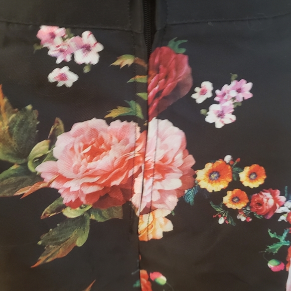 Teeze Me Floral pleated skirt size 11/13 - Picture 5 of 5